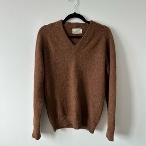Vintage Women's Brown V-Neck Sweater